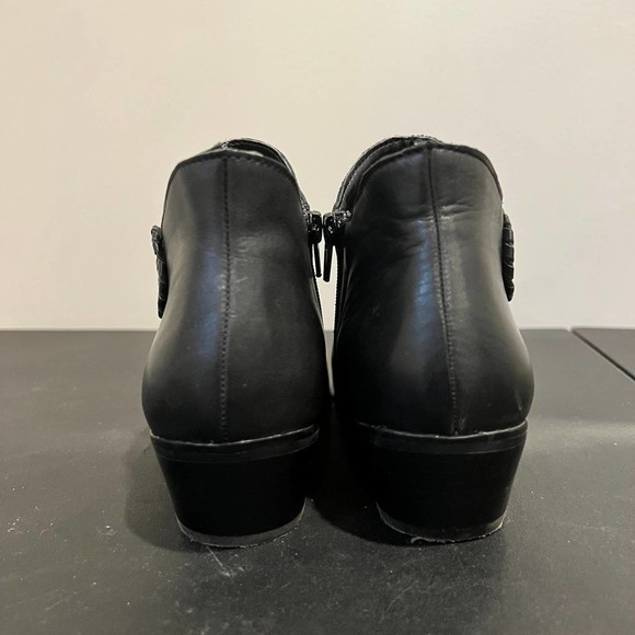 Jack Rogers Womens Bootie Black Leather Ankle Boots Side Zip Size 7M - Picture 8 of 8